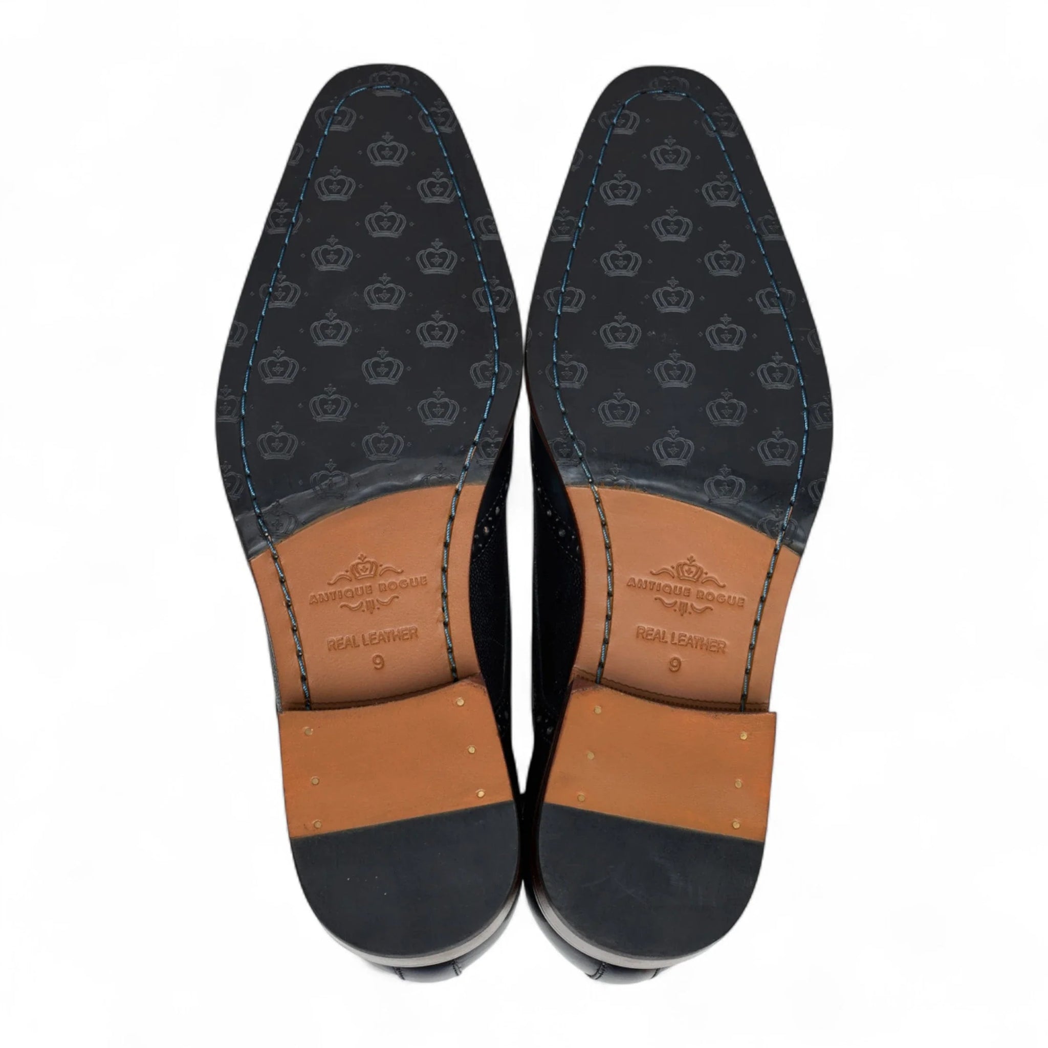 Zapatos de hombre clásicos de cuero negro con cordones, estilo brogue.