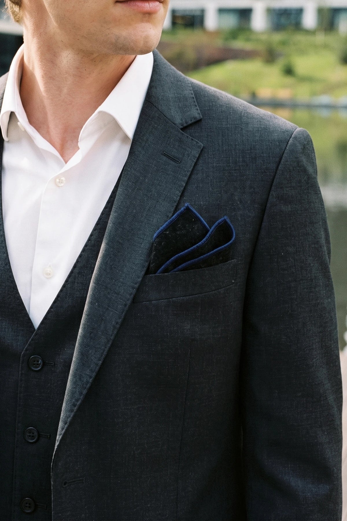 Pañuelo de bolsillo para hombre de mezcla de lana y tweed negro.