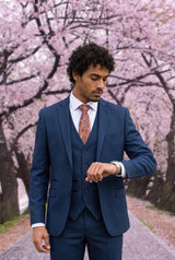 Corbata de hombre con estampado paisley en color bronce.