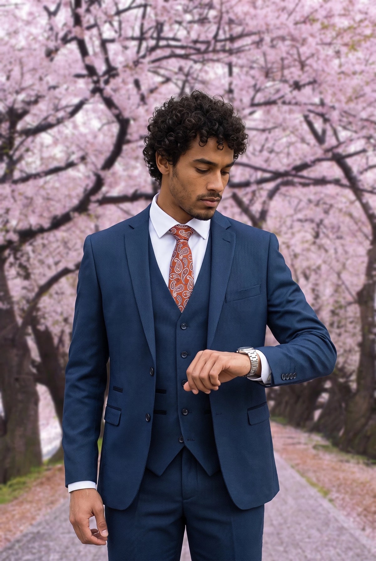 Corbata de hombre con estampado paisley en color bronce.