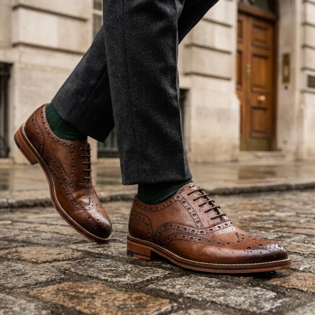 Zapatos Oxford Brogue de cuero marrón con puntera de ala para hombre