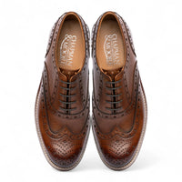 Zapatos Oxford Brogue de cuero marrón con puntera de ala para hombre