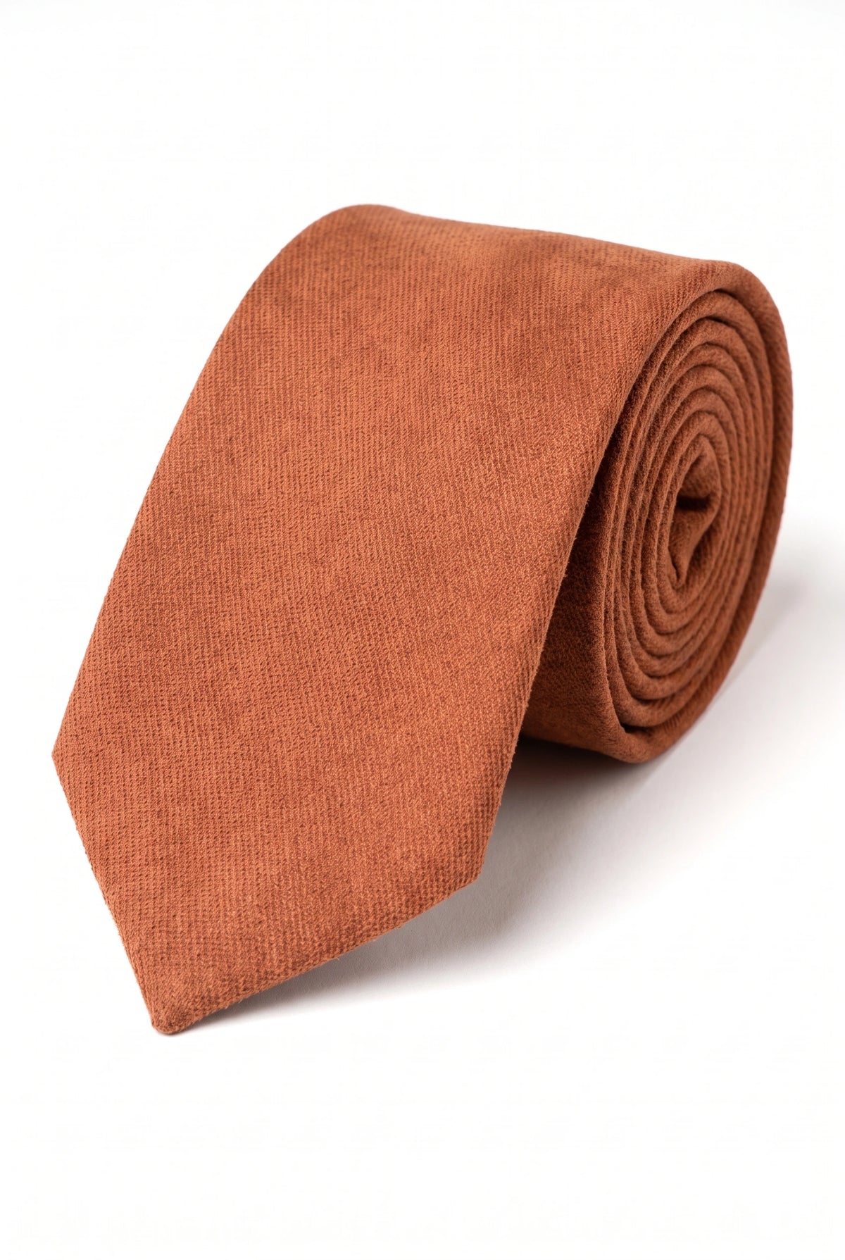 Corbata de hombre con acabado de ante marrón