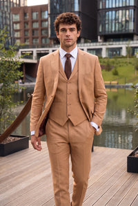 Conjunto de corbata marrón para hombre con pañuelo de bolsillo y gemelos.