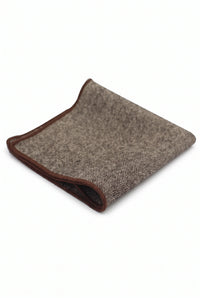 Pañuelo de bolsillo para hombre de mezcla de lana y tweed marrón.