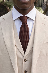 Corbata de poliéster de punto color burdeos para hombre