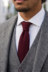 Corbata de punto burdeos para hombre
