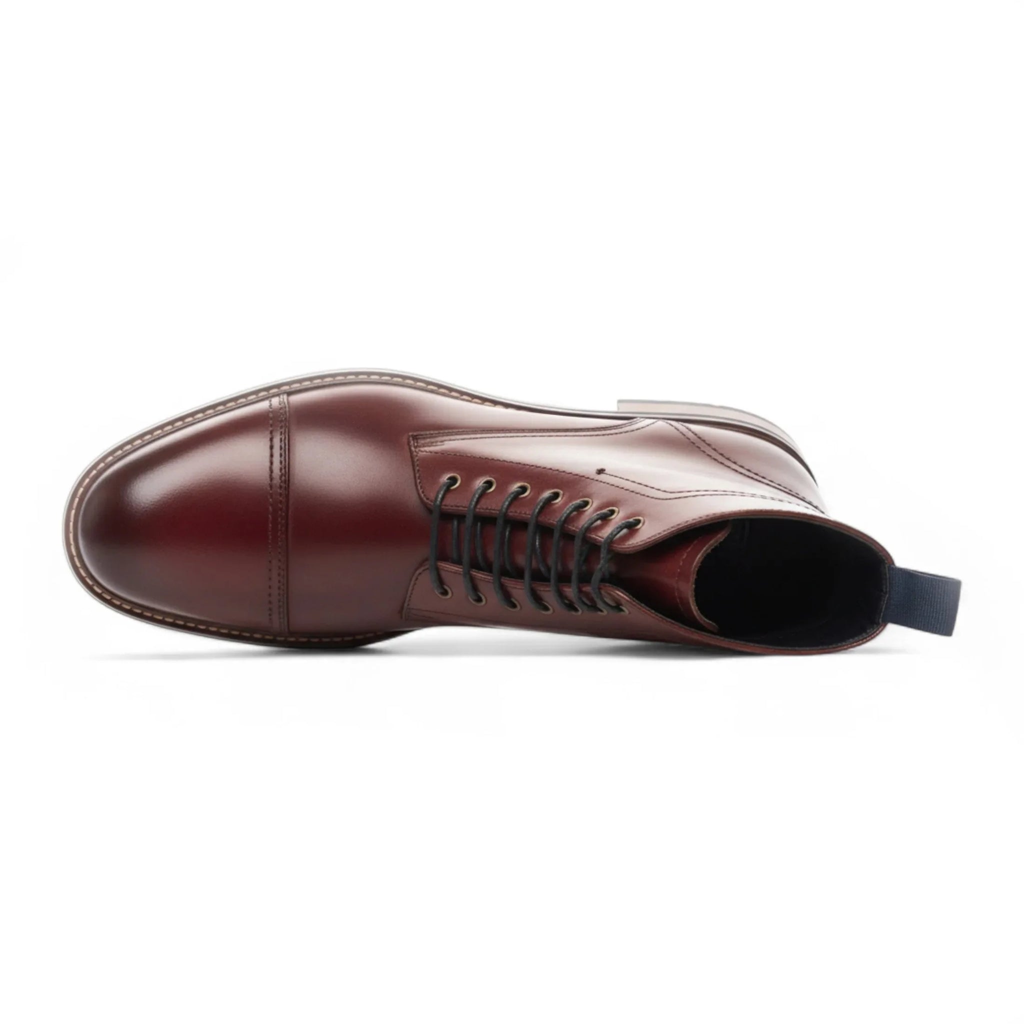 Botines Balmoral de piel burdeos para hombre con puntera reforzada.