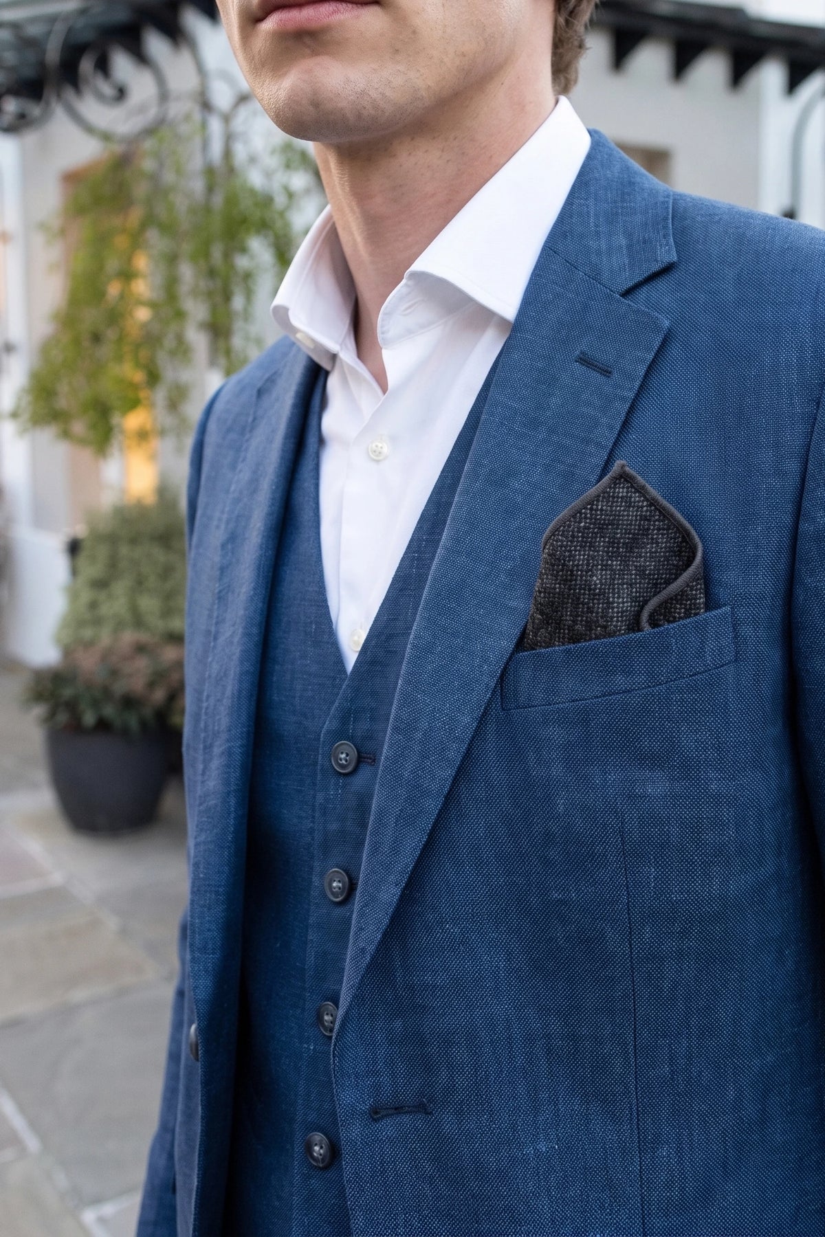 Pañuelo de bolsillo para hombre de mezcla de lana y tweed color carbón.