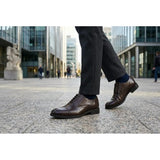 Zapatos Oxford clásicos de hombre con puntera reforzada y cordones.