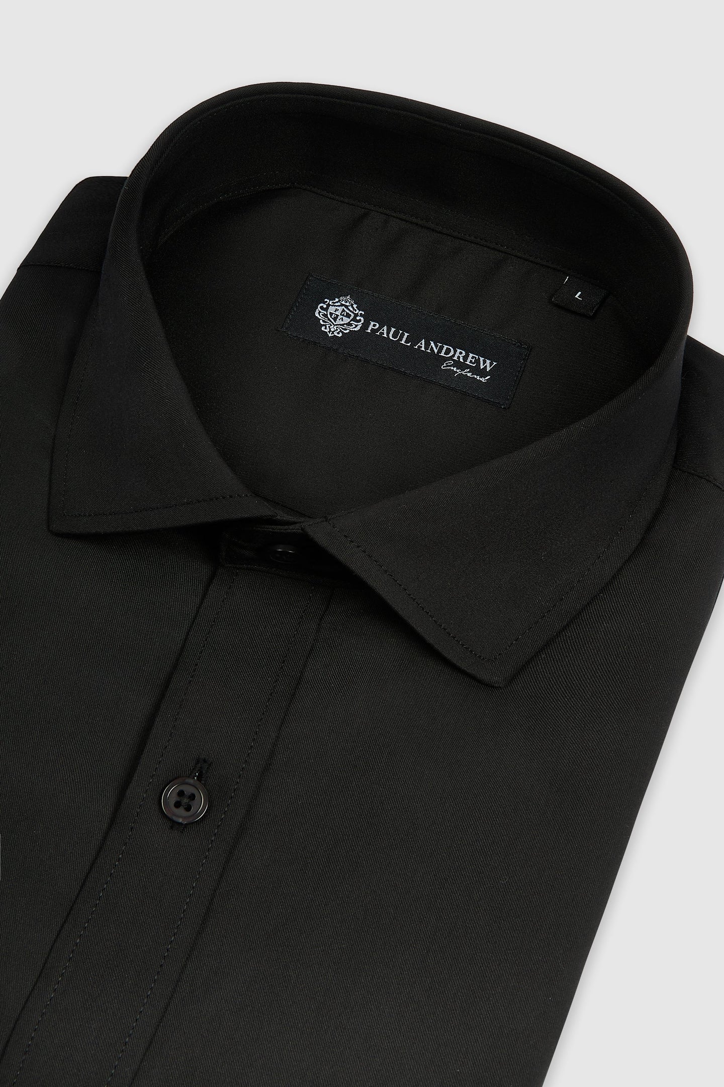 Camisa de vestir clásica para hombre con cuello abierto y puños dobles - Negra