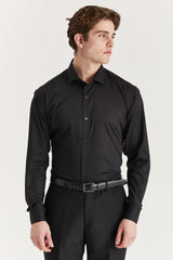 Camisa de vestir clásica para hombre con cuello abierto y puños dobles - Negra