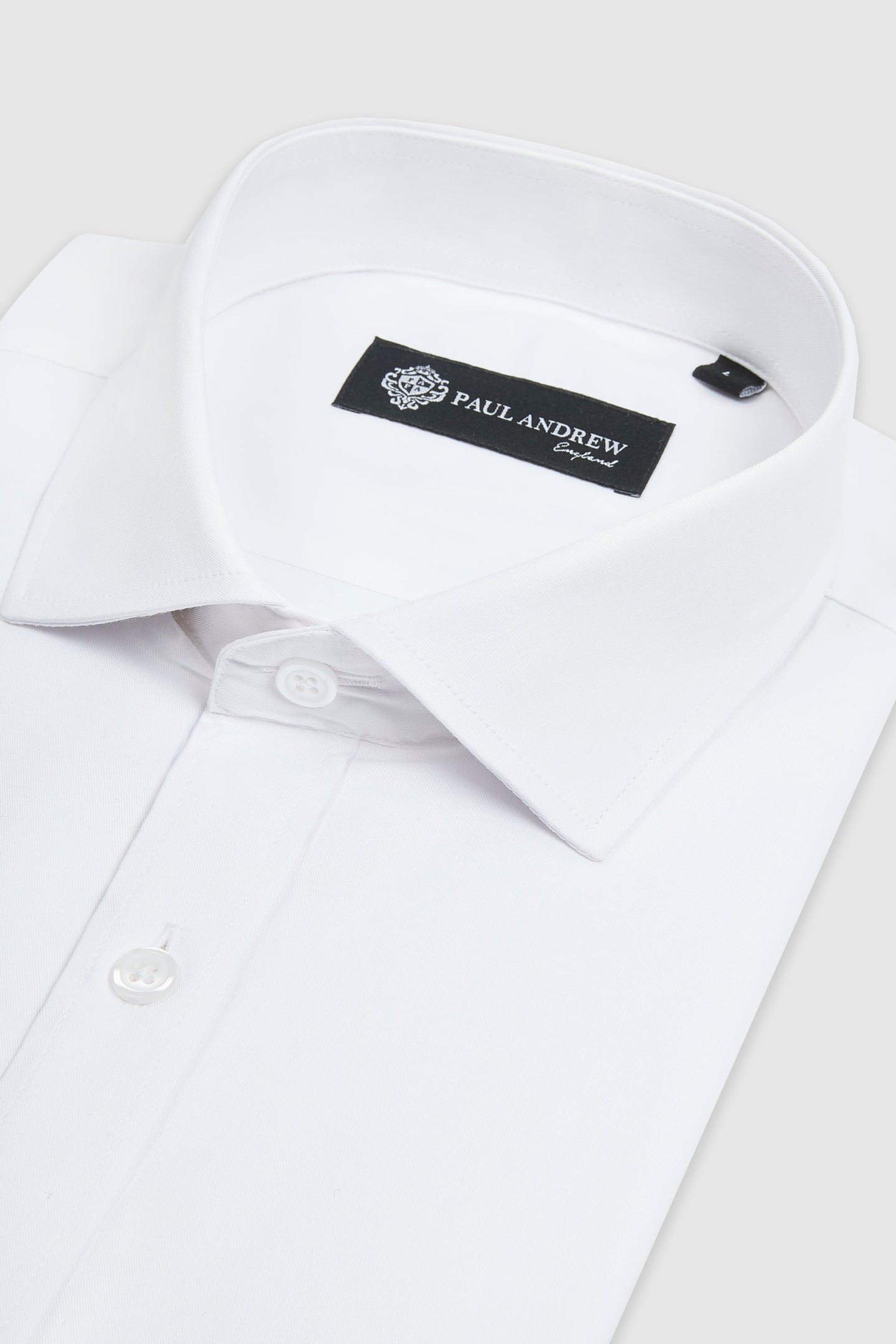 Camisa de vestir clásica para hombre con cuello abierto y puños dobles - Blanca