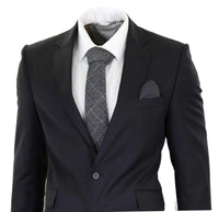 Traje formal clásico de dos piezas para hombre, color negro liso.