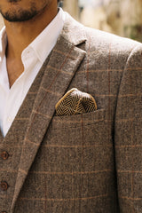 Pañuelo de bolsillo para hombre de mezcla de lana y tweed dorado.