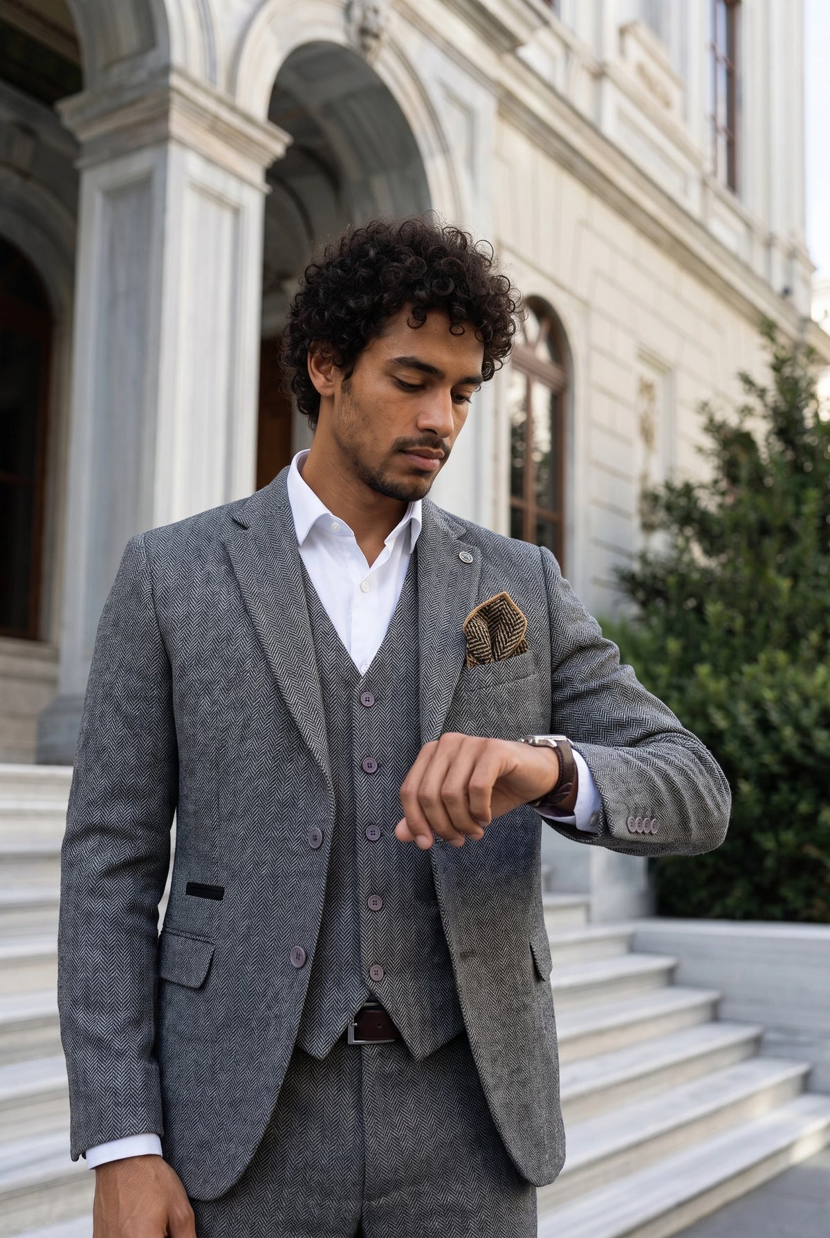 Pañuelo de bolsillo para hombre de mezcla de lana y tweed dorado.