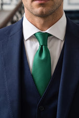 Corbata verde estrecha de 6 cm para hombre.