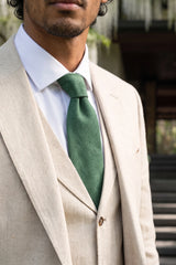 Corbata de hombre con acabado de ante verde