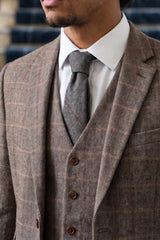 Corbata de tweed de mezcla de lana gris con estampado de espiga para hombre