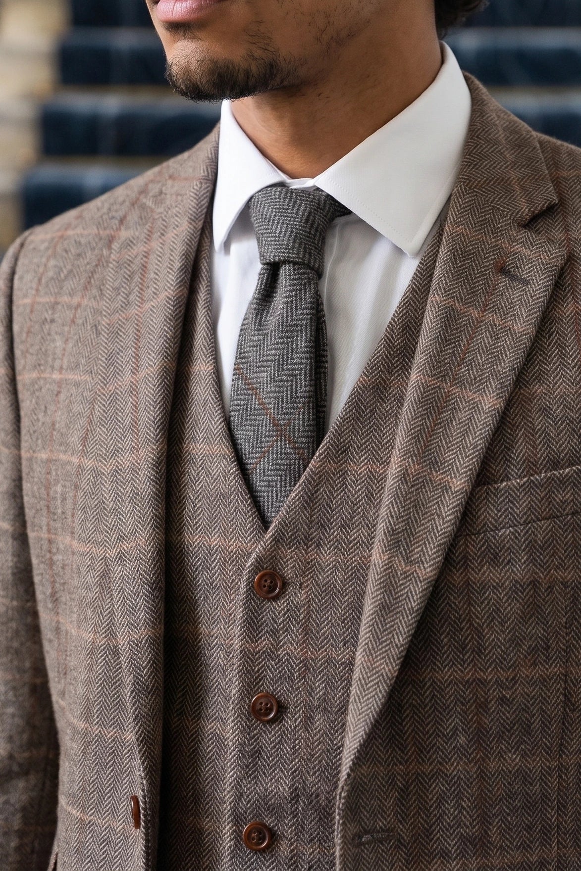 Corbata de tweed de mezcla de lana gris con estampado de espiga para hombre