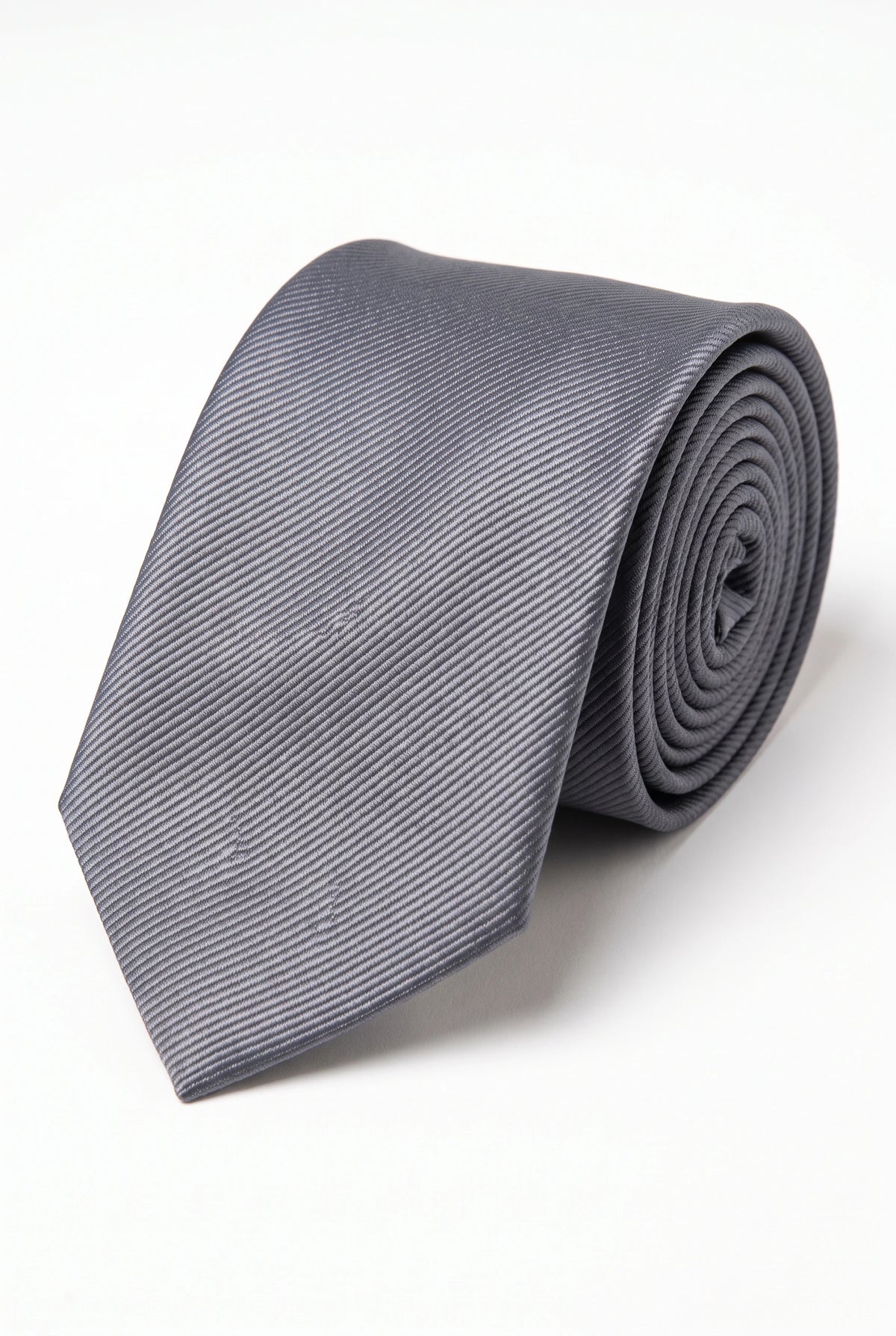 Corbata gris delgada de 6 cm para hombre, color liso.