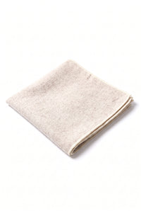 Pañuelo de bolsillo para hombre de mezcla de lana y tweed color marfil.