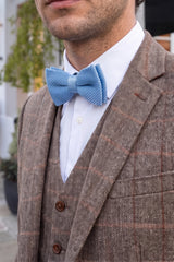 Pajarita de punto azul claro para hombre