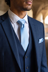 Conjunto de corbata azul claro para hombre