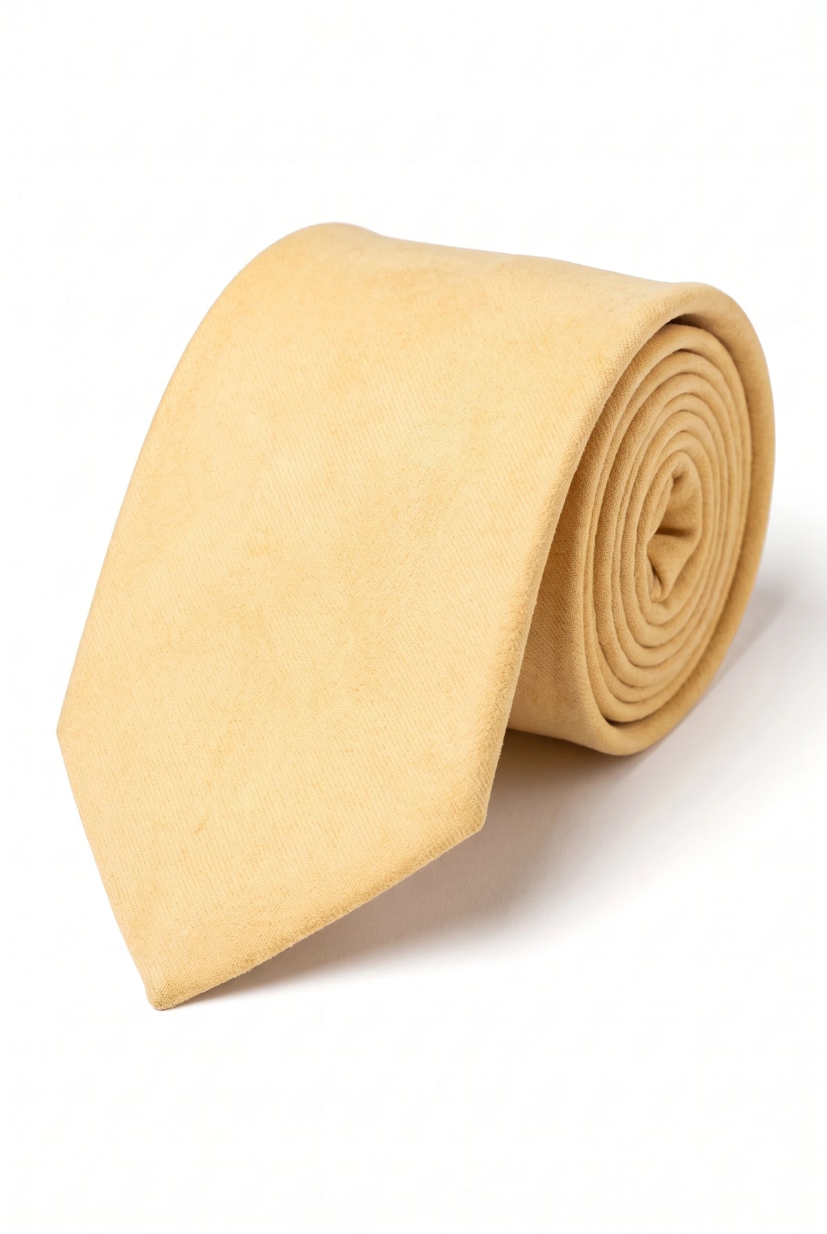 Corbata de hombre color amarillo claro con acabado de ante.