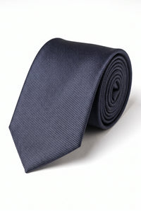Corbata azul marino delgada para hombre de 6 cm, color liso.