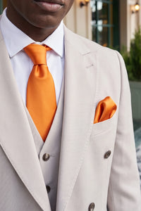 Conjunto de corbata naranja para hombre