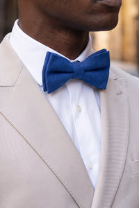 Pajarita doble de color azul marino para hombre