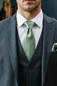 Conjunto de corbata verde salvia para hombre