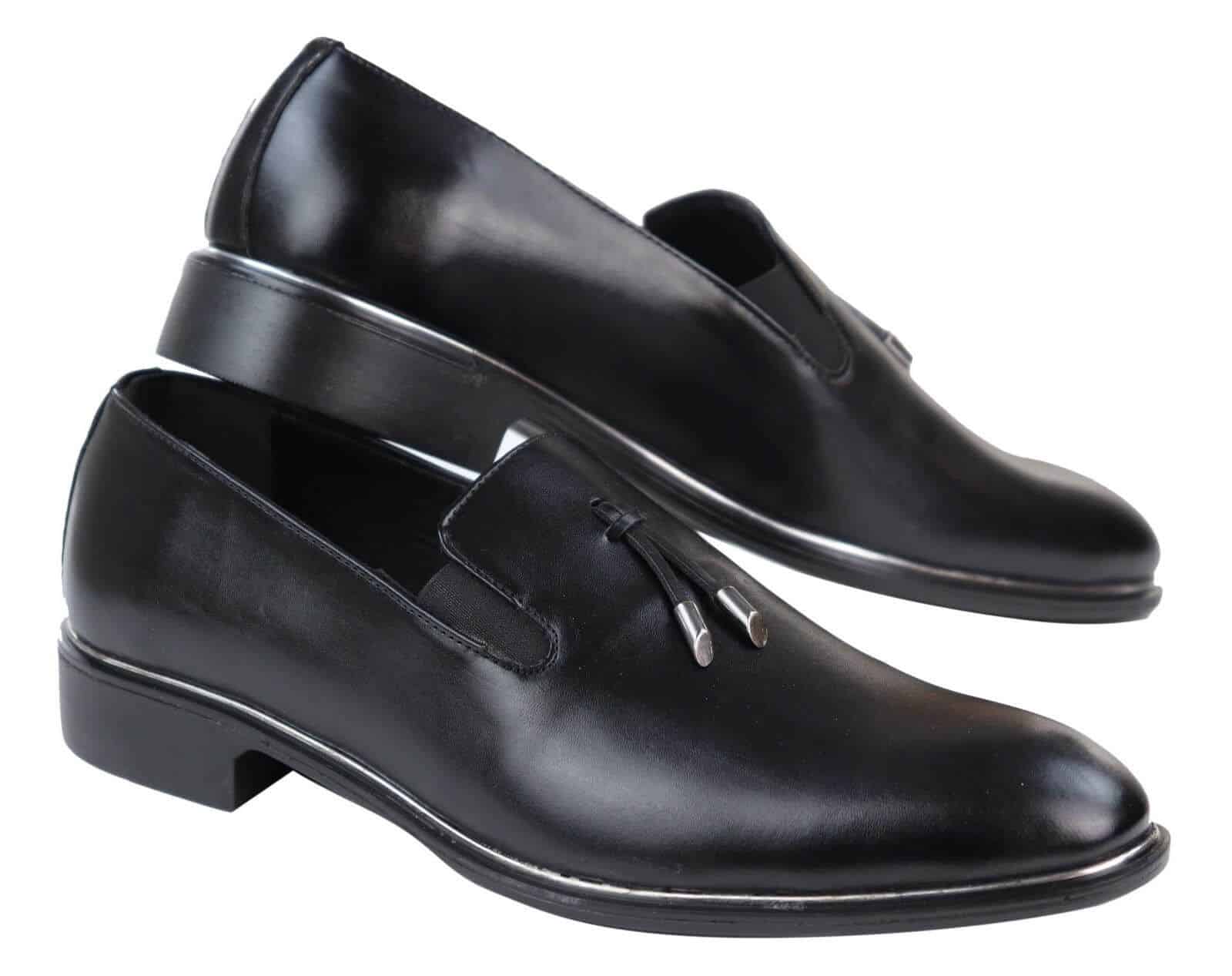 Zapatos sin cordones para hombre con borlas y detalles metálicos