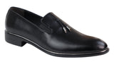 Zapatos sin cordones para hombre con borlas y detalles metálicos