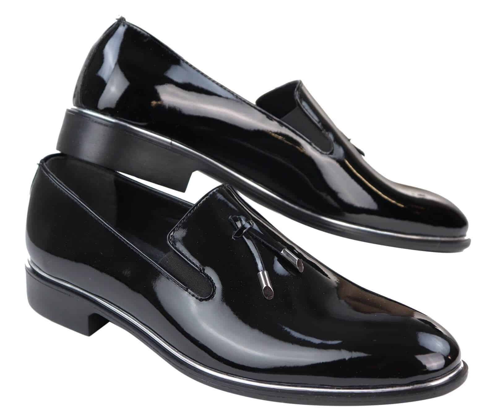 Zapatos sin cordones para hombre con borlas y detalles metálicos