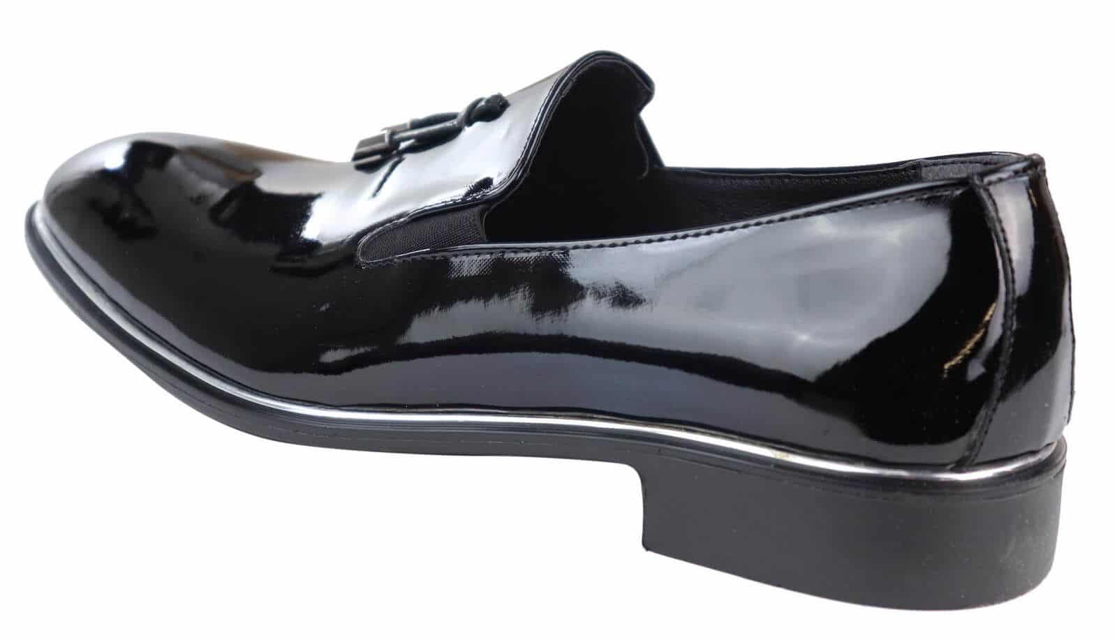 Zapatos sin cordones para hombre con borlas y detalles metálicos
