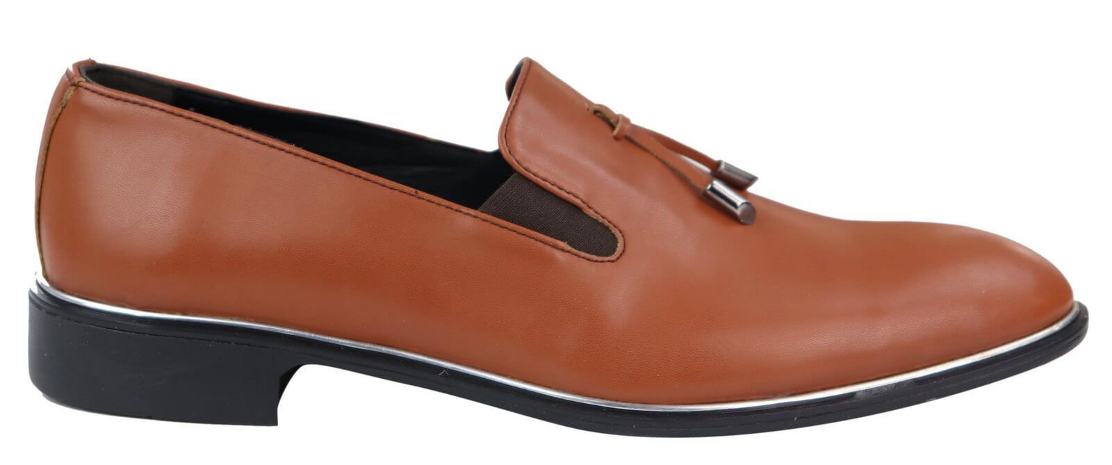 Zapatos sin cordones para hombre con borlas y detalles metálicos