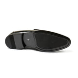 Mocasines de hombre de piel vegana, terciopelo y charol con detalles.