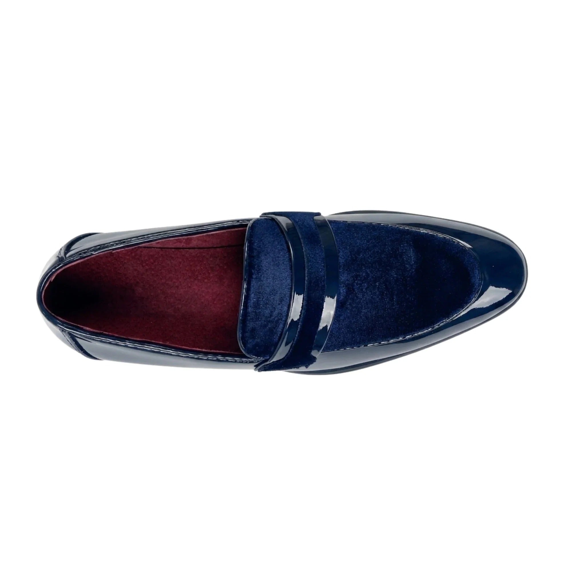 Mocasines de hombre de piel vegana, terciopelo y charol con detalles.