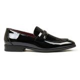 Mocasines de hombre de piel vegana, terciopelo y charol con detalles.