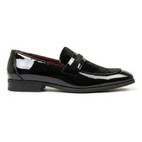 Mocasines de hombre de piel vegana, terciopelo y charol con detalles.