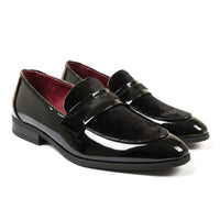 Mocasines de hombre de piel vegana, terciopelo y charol con detalles.