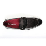 Mocasines de hombre de piel vegana, terciopelo y charol con detalles.