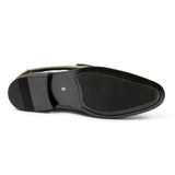 Mocasines de hombre de piel vegana, terciopelo y charol con detalles.