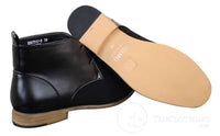 Botines Chelsea de ante negro con cordones para hombre, estilo casual elegante y formal.