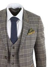 Traje de tres piezas gris a cuadros para hombre
