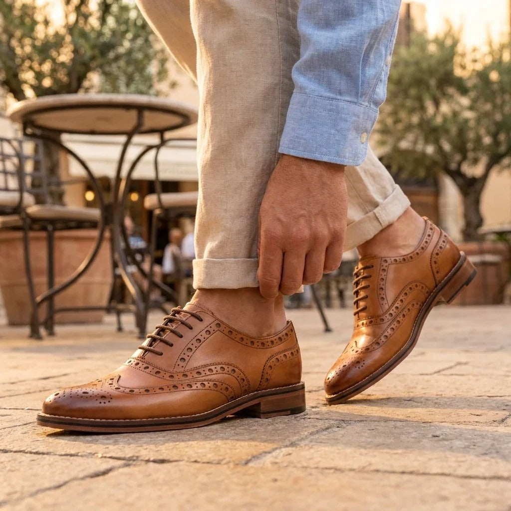 Zapatos Oxford brogue de cuero marrón claro con puntera de ala para hombre