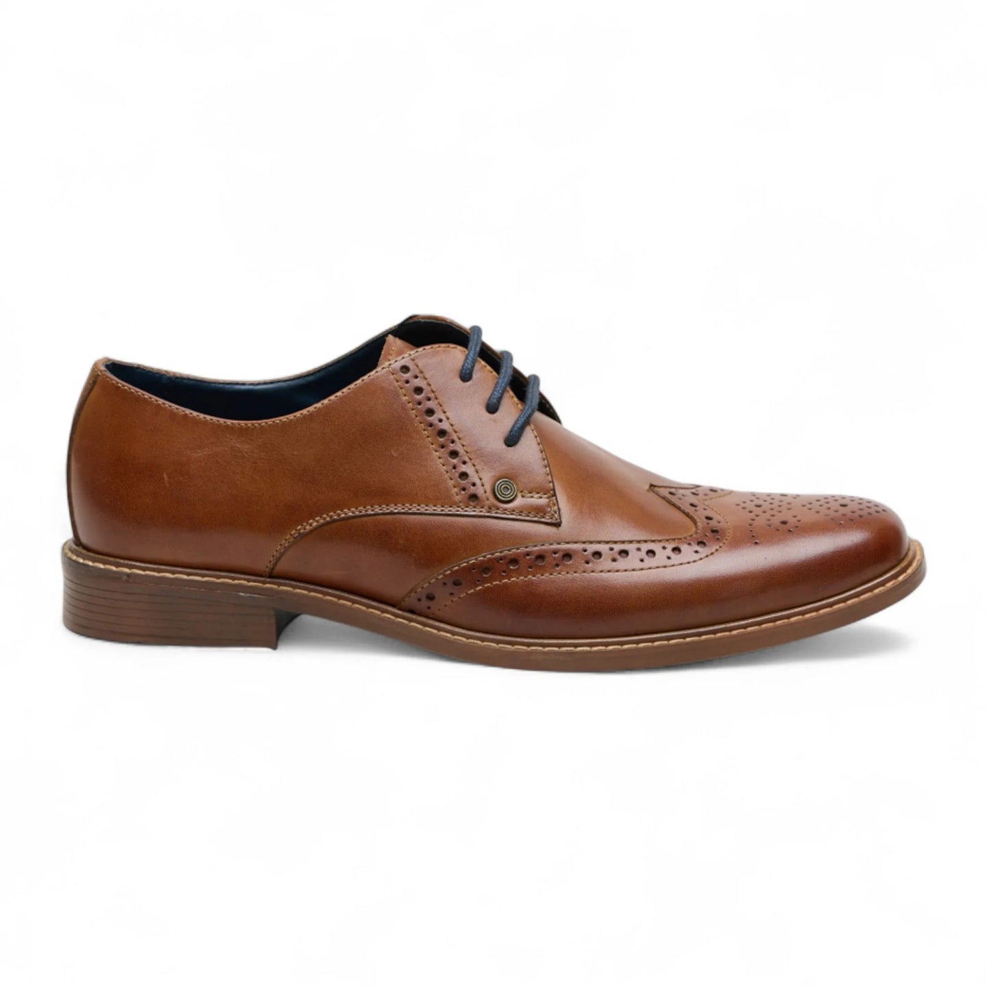 Zapatos de vestir Oxford Brogue de cuero marrón claro con puntera de ala para hombre.