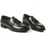 Mocasines sin cordones de alto brillo con borlas para hombre